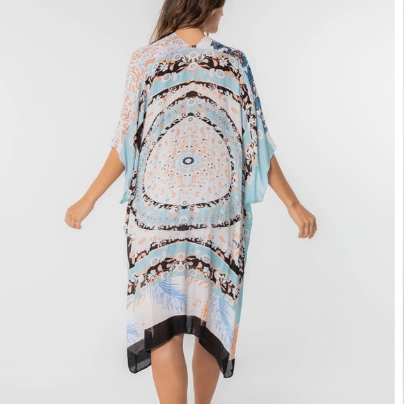 LOVE STITCH Moonlight & Roses Kimono Light Blue Sand - Picture 2 of 3